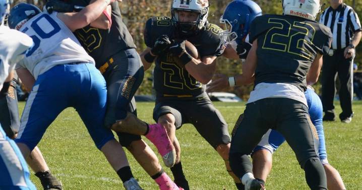 NCAA FOOTBALL: O-A alumnus Currier named E8 Offensive POTW