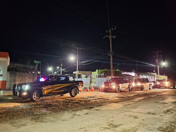Movilización policiaca tras taque a balazos contra camioneta en Tizimín