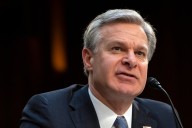 Trump acusa al exdirector del FBI Christopher Wray de mentir sobre el asalto al Capitolio