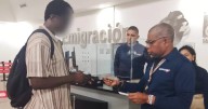 Migración Colombia expulsa de Cartagena a estadounidense con historial criminal