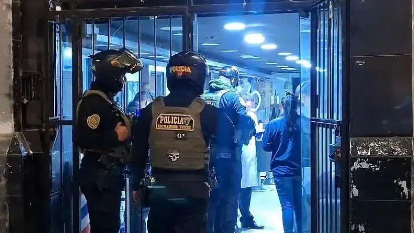 Asesinan a balazos a cantante urbano en una barbería del Callao: en el ataque, resultaron heridas dos personas