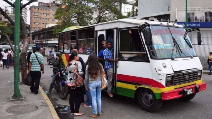 Transportistas exigen aumentar a medio dólar el pasaje: «Lo que menos queremos es paralizarnos»