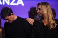 Javier Milei intenta alinear a Karina, Santiago Caputo y la militancia libertaria antes de encarar la campaña nacional