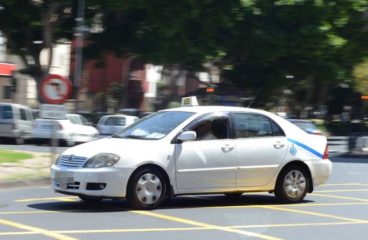 Santa Cruz destinará cerca de 1,4 millones al rescate de licencias del taxi en 2025