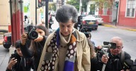 Directivo de Contraloría revela seguidilla de mensajes del jefe de gabinete de la exsenadora Allende para acelerar venta de Guardia Vieja