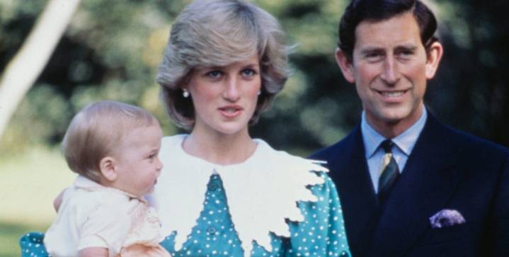 El look que la reina Camilla de Inglaterra le ha robado a Lady Di y Kate Middleton: así es el vestido de lunares que les ha unido