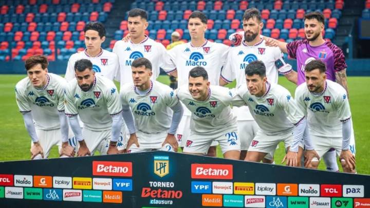 Tras el diluvio, Tigre aguantó la ventaja y hundió aún más a Aldosivi