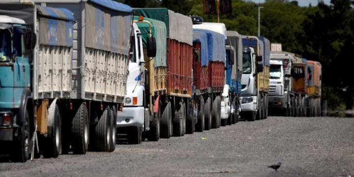 “Costo argentino”: calculan que el flete camionero en la Argentina es 30% más caro que en Brasil y EEUU