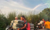 Tractomula cargada de arroz se volcó en la vía Fundación–Pivijay y desata saqueo masivo