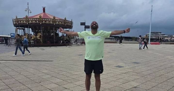 'I ran from Manchester to the Hague