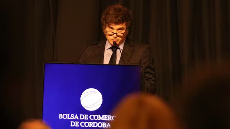 Milei habló de la suba del riesgo país: “El pánico político se está espiralizando en el mercado”