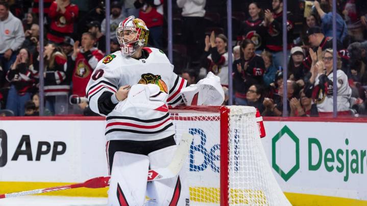 Blackhawks re-sign goalie of future Spencer Knight to $17.49 million extension