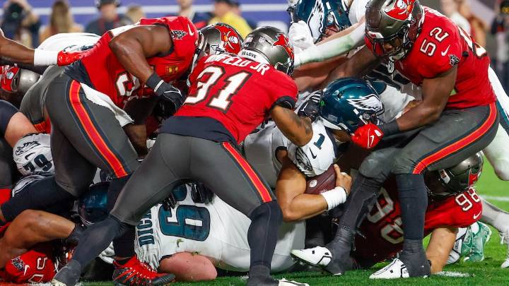 Bucs stand their ground in saying Eagles’ Tush Push is OK