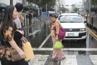 Lima amaneció con llovizna y calles mojadas: tres accidentes y llamado a la precaución