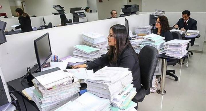Trabajadores CAS a un paso de tener gratificación y CTS: Congreso aprueba texto en primera votación