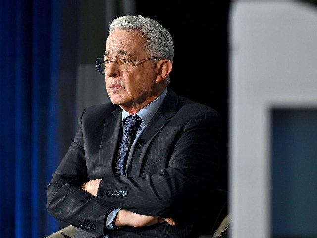Documentos desclasificados vinculan a Álvaro Uribe con el narcotráfico
