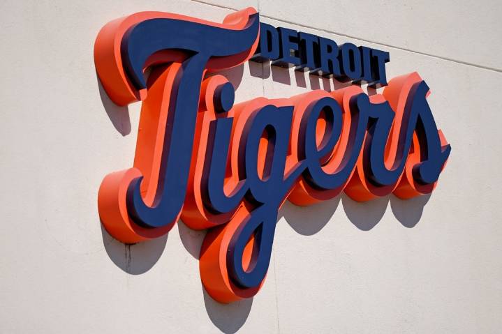 Deadspin | Report: Tigers executives accused of misconduct toward women