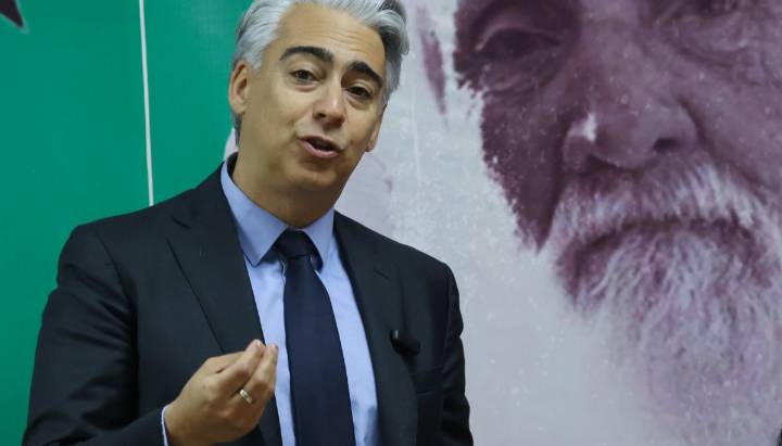 Marco Enríquez-Ominami critica a Jara por no presentar programa de gobierno