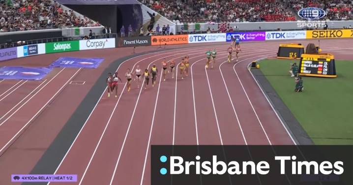 Disaster for Aussie women's 4x100m relay team