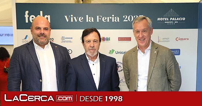 El presidente de Eurocaja Rural acompaña a los empresarios en la inauguración de la Caseta de FEDA en la Feria de Albacete