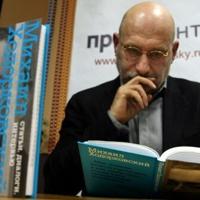 'Don't repeat our mistakes' - Russian writer Akunin warns against creeping repression