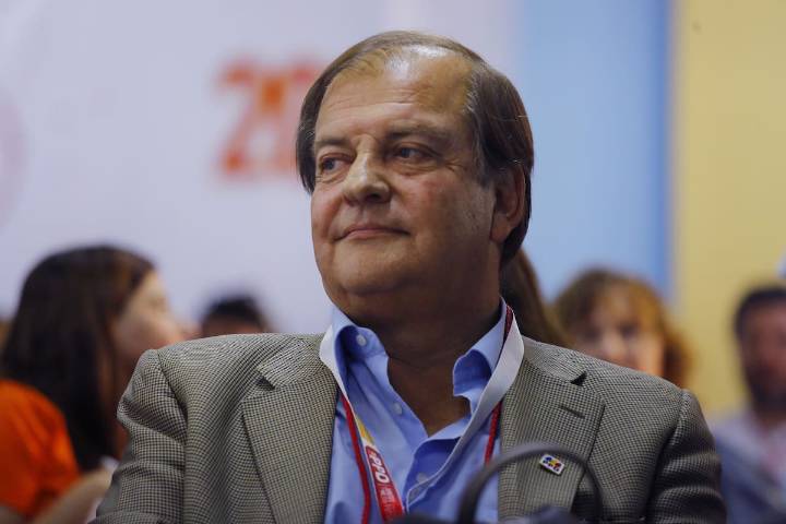 Francisco Vidal descarta sumarse a comando de Jeannette Jara: “Yo quiero ayudar a los candidatos de mi partido”