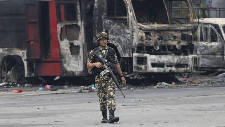 Nepal permanece tras dos días de revuelta bajo control militar en medio del caos, con fugas masivas y sin Gobierno