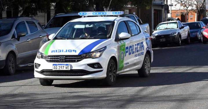 Persecución por la Ruta 151: un demorado en Cipolletti luego de robar un auto en Cinco Saltos