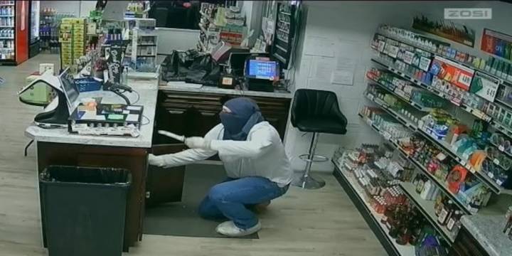 Man wanted in connection with Perryville convenience store armed robbery
