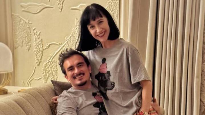 Susana Zabaleta es abucheada por la prensa en el aeropuerto de Ciudad de México