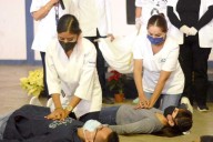 Dan reembolso a estudiantes de Escuela de Enfermería del DIF Irapuato