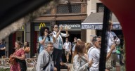 La Generalitat Valenciana acusa a Sánchez de «demonizar el sector turístico» con «medidas electoralistas»