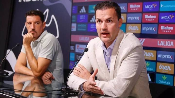 Toché defiende la plantilla del Albacete, reforzada con el fichaje de Carlos Neva