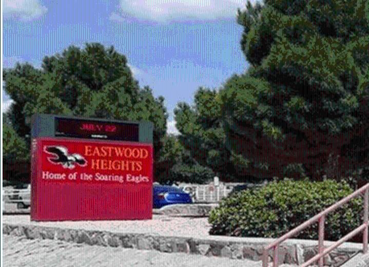 La Escuela Primaria Eastwood Heights recibe la designación de Campus Estrella Púrpura