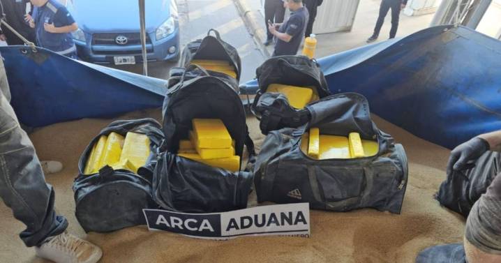 Otro golpe al narcotráfico en Salvador Mazza: tenían 88 kilos de cocaína enterrados en un camión que llevaba soja a Chile