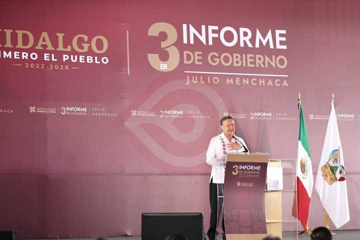 Crecimiento económico con bienestar social, destaca Julio Menchaca en su informe de Tula