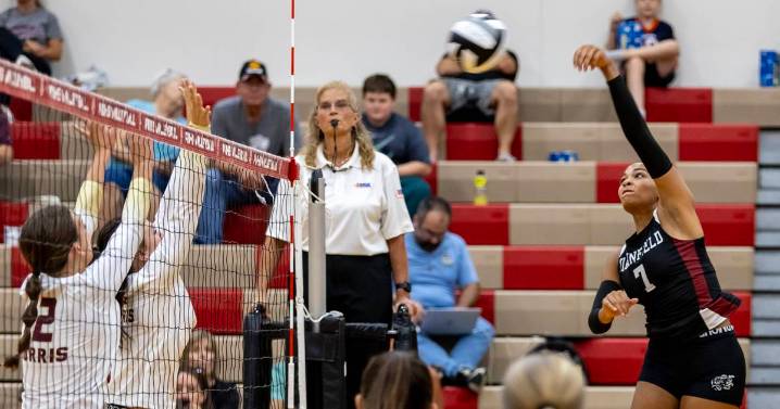 Plainfield North pulls away from Morris for much needed home court victory