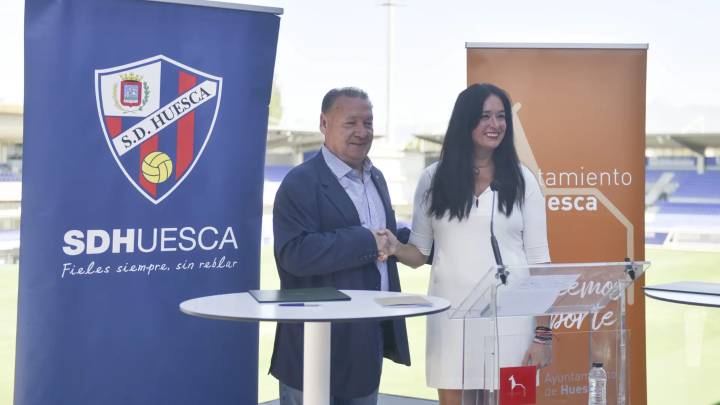 El Ayuntamiento duplica su patrocinio con la SD Huesca hasta los 150.000 € anuales