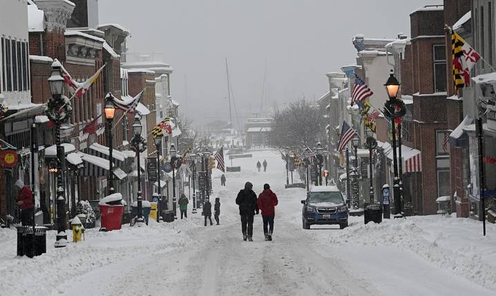 Annapolis weighing fees of $200 to $2,000 for city to clear sidewalk snow
