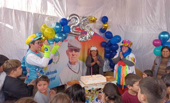 El comedor comunitario de la familia de René Mendoza invita a las infancias a celebrar su día
