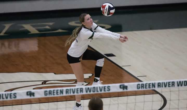 County Volleyball Teams Roll Through Weekend Ahead of Rivalry Clash