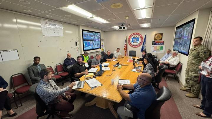 Lamont visits Emergency Operations Center to discuss emergency preparedness