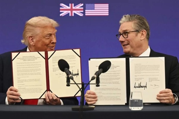 Abordan Trump y Starmer Estado palestino y guerra en Ucrania