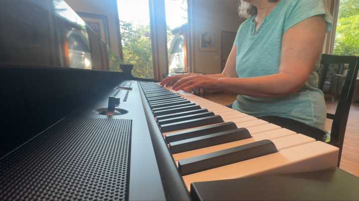 Saanich pianist launches world’s first narrow