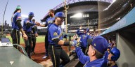 Mariners secure first-round bye in postseason, sweep Rockies