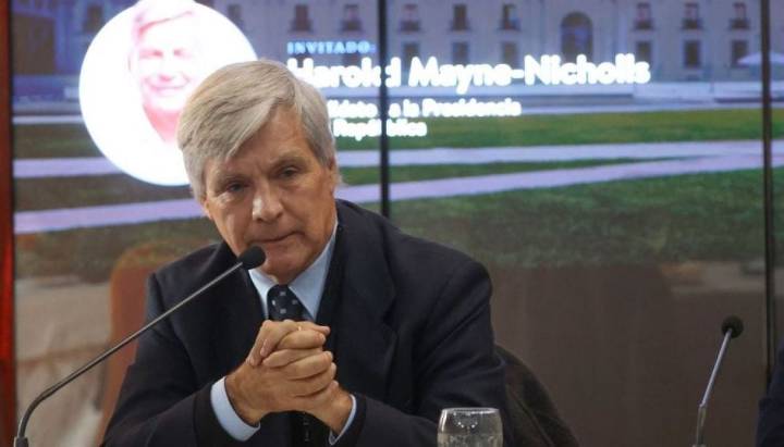 Jefe programático de Mayne-Nicholls: “Es el único candidato de centro e independiente”
