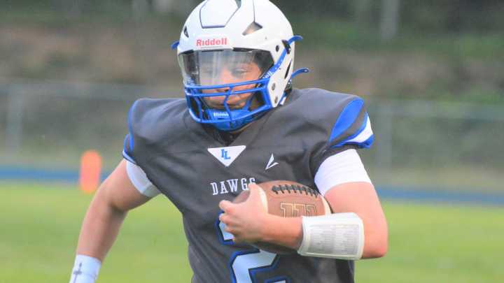 How Inland Lakes senior quarterback Kolly put on a show in Week 1