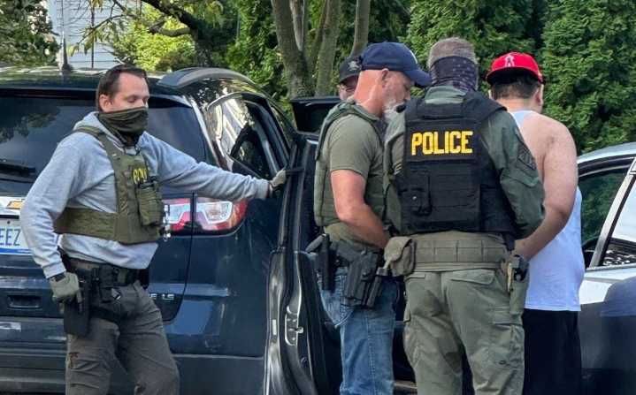 Ann Arbor father detained by ICE agents after elementary school drop