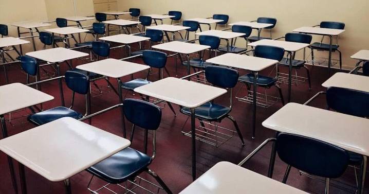 Guerrero regresa a las aulas, pero Acapulco se detiene por el mal tiempo
