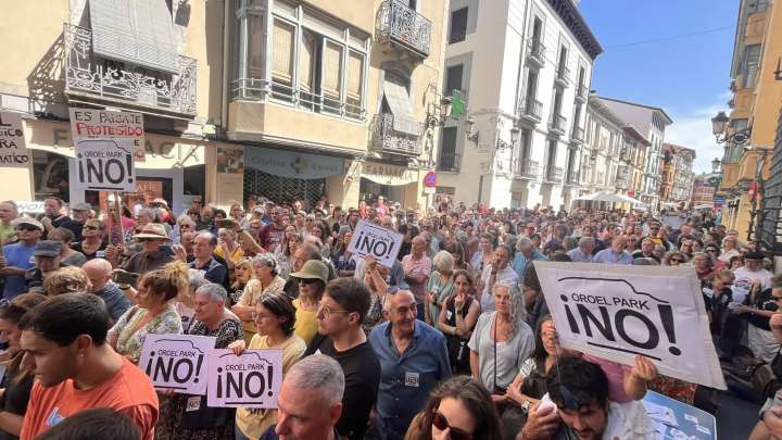 El pleno de Jaca debatirá una propuesta para solicitar la "paralización inmediata" de Oroel Park